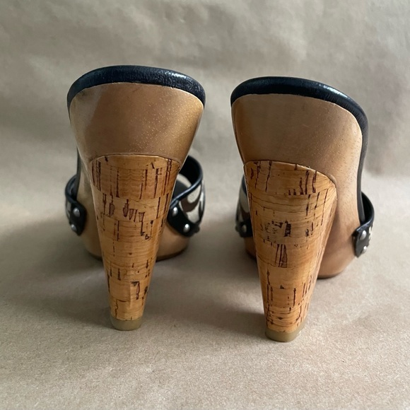 Coach Sandals w Heels - Picture 9 of 10